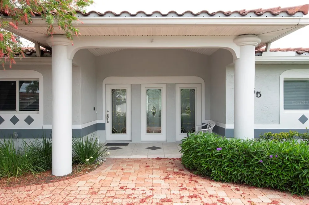 11855 4TH STREET E Treasure Island, FL 33706
