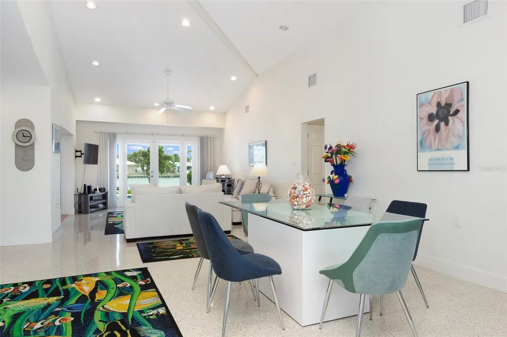 11855 4TH STREET E Treasure Island, FL 33706