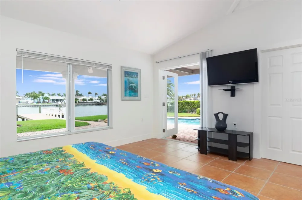 11855 4TH STREET E Treasure Island, FL 33706