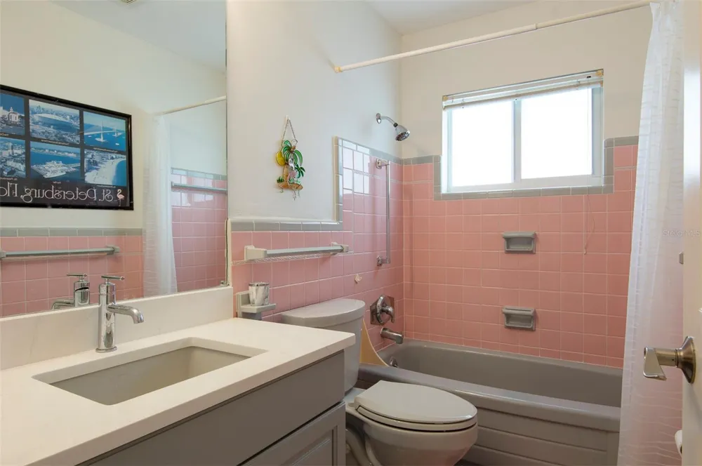 11855 4TH STREET E Treasure Island, FL 33706