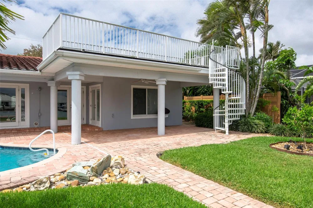 11855 4TH STREET E Treasure Island, FL 33706