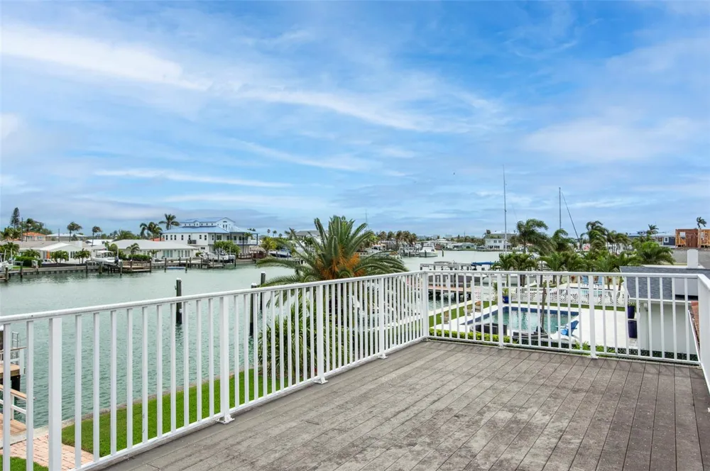 11855 4TH STREET E Treasure Island, FL 33706