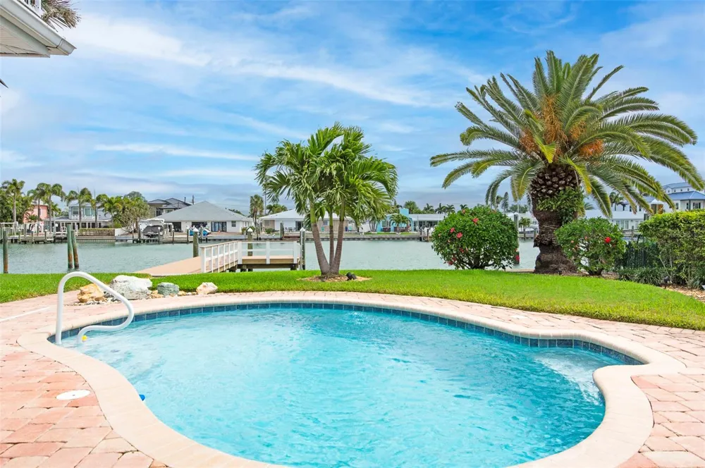 11855 4TH STREET E Treasure Island, FL 33706