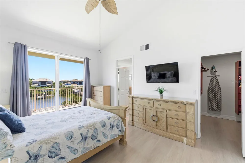 601 BAHIA BEACH BOULEVARD Ruskin, FL 33570