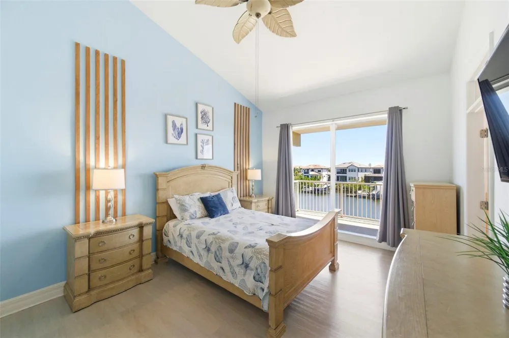 601 BAHIA BEACH BOULEVARD Ruskin, FL 33570