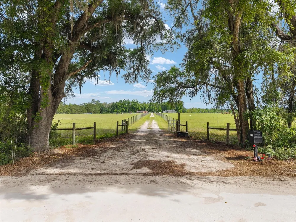 3725 172ND STREET Wellborn, FL 32094