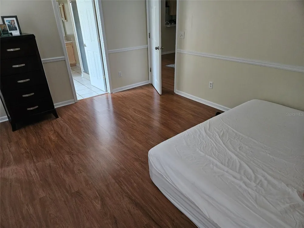 8033 MACDOUGALL DRIVE E Jacksonville, FL 32244