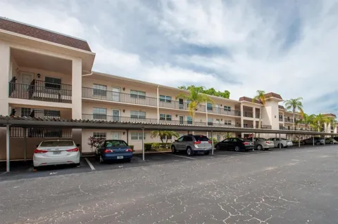 845 MAPLE COURT #103