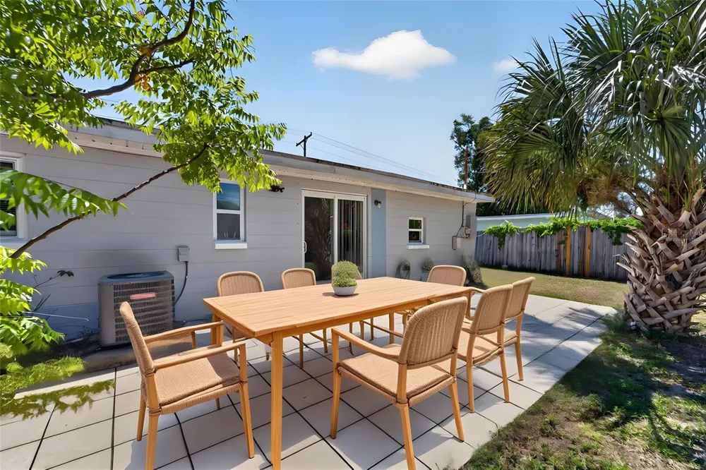 10353 110TH AVENUE Largo, FL 33773