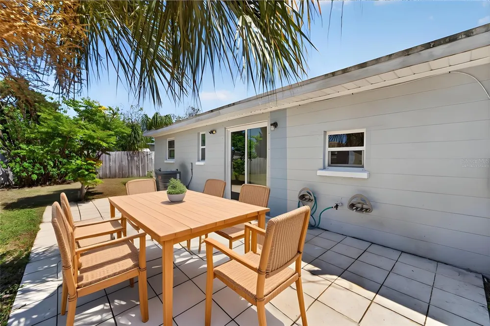 10353 110TH AVENUE Largo, FL 33773
