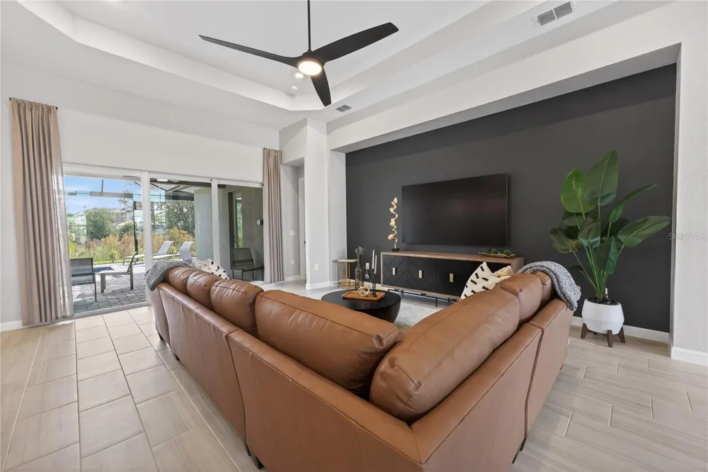 18731 CHERRYSTONE WAY Bradenton, FL 34211