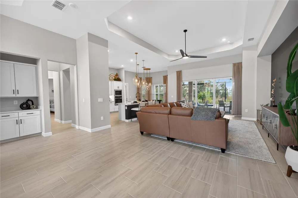 18731 CHERRYSTONE WAY Bradenton, FL 34211