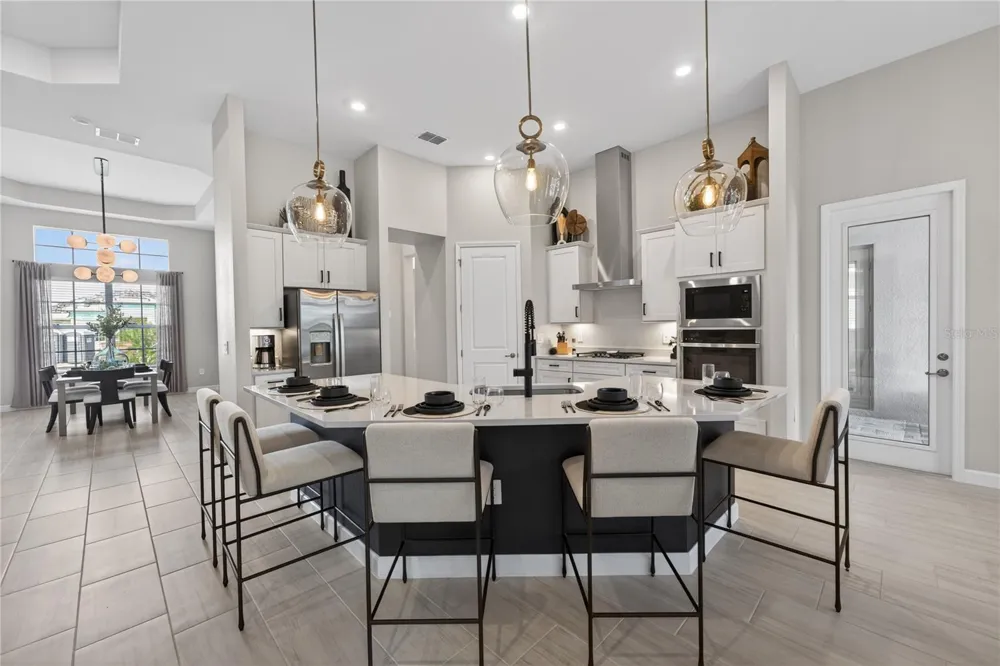 18731 CHERRYSTONE WAY Bradenton, FL 34211
