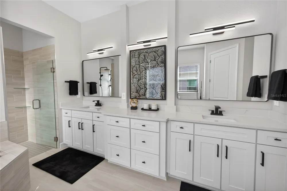 18731 CHERRYSTONE WAY Bradenton, FL 34211