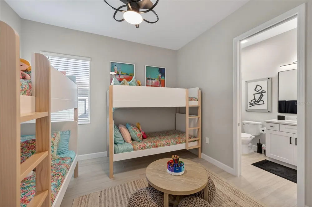 18731 CHERRYSTONE WAY Bradenton, FL 34211