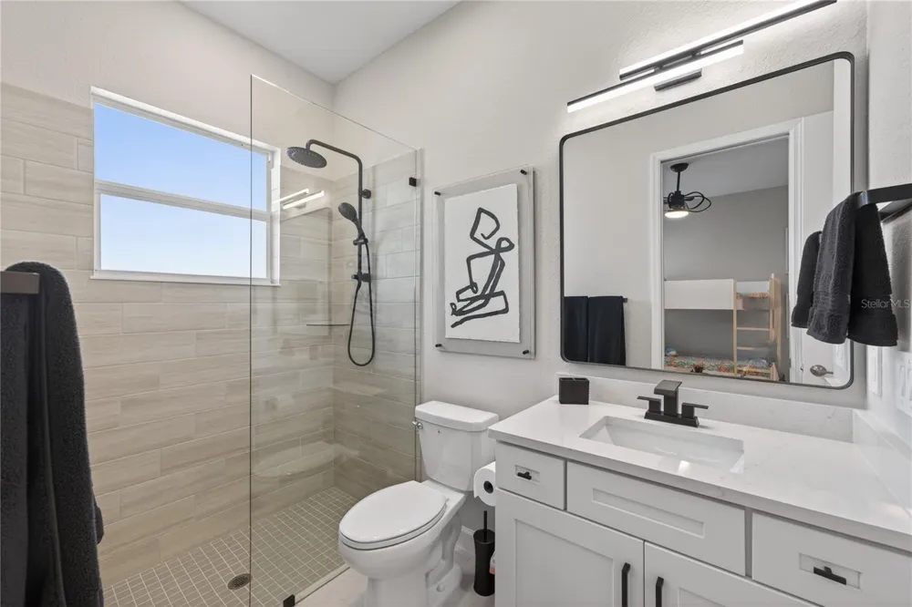 18731 CHERRYSTONE WAY Bradenton, FL 34211