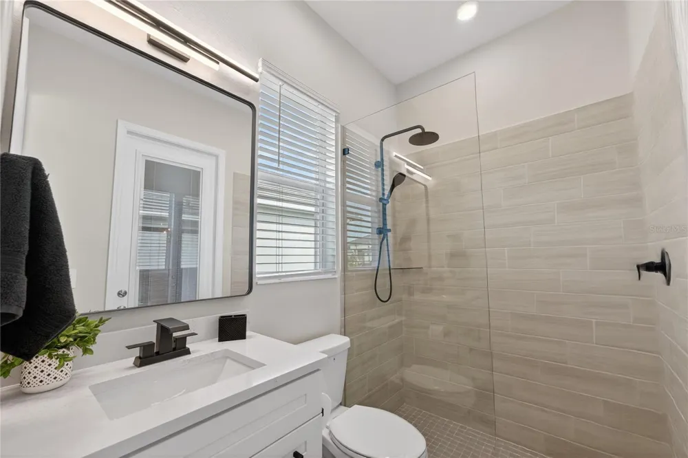 18731 CHERRYSTONE WAY Bradenton, FL 34211
