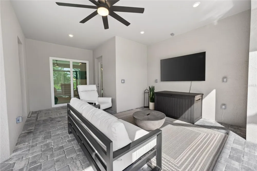 18731 CHERRYSTONE WAY Bradenton, FL 34211