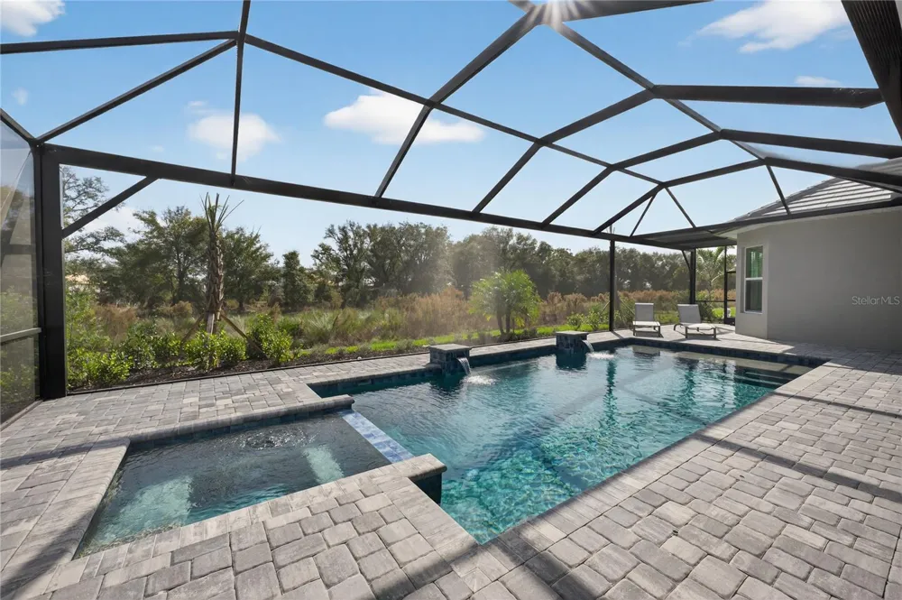18731 CHERRYSTONE WAY Bradenton, FL 34211