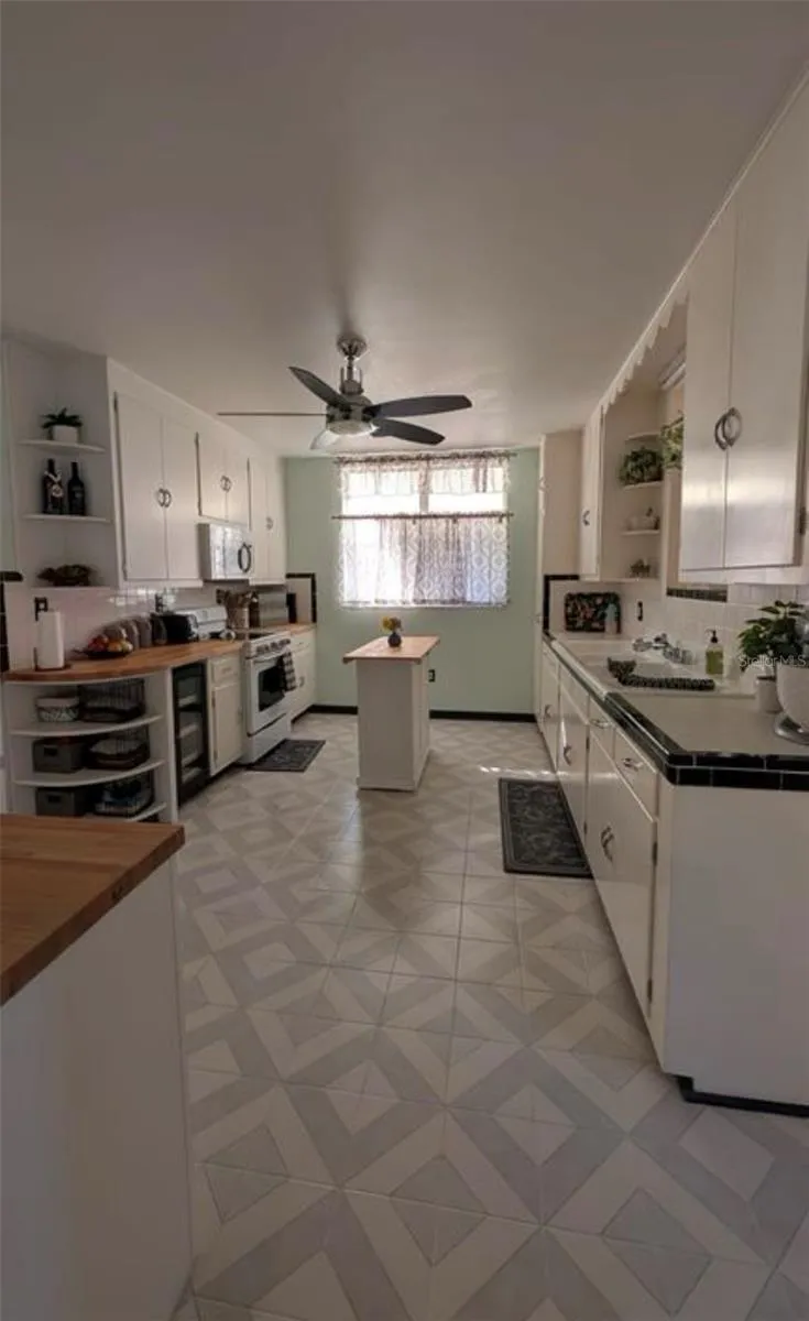 1520 E 21ST AVE Tampa, FL 33605