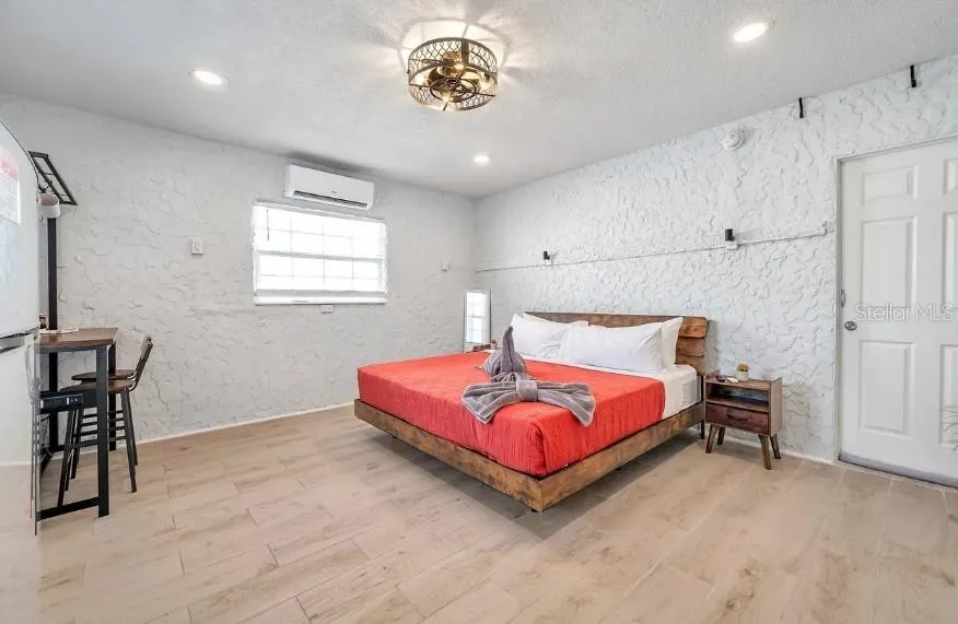 602 POINSETTIA AVENUE Clearwater Beach, FL 33767