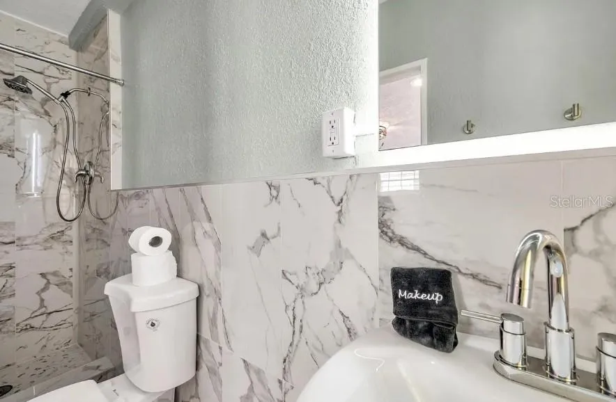 602 POINSETTIA AVENUE Clearwater Beach, FL 33767