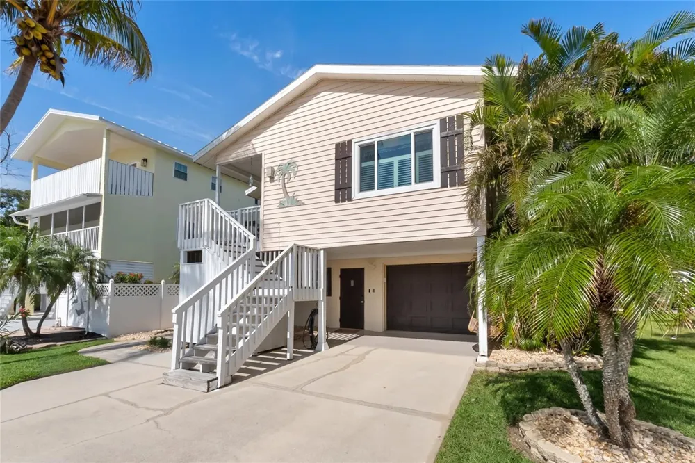 2905 AVENUE C Holmes Beach, FL 34217