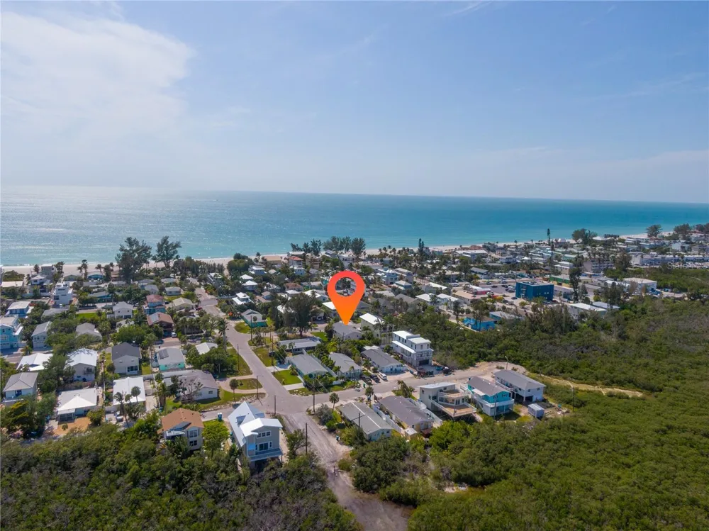 2905 AVENUE C Holmes Beach, FL 34217