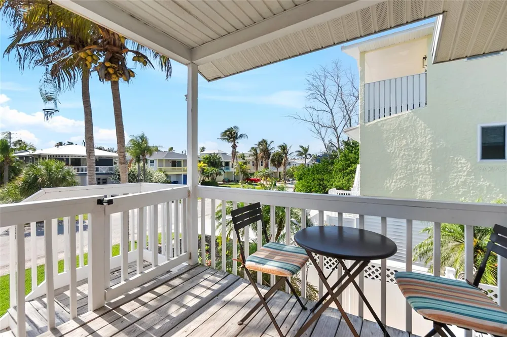 2905 AVENUE C Holmes Beach, FL 34217