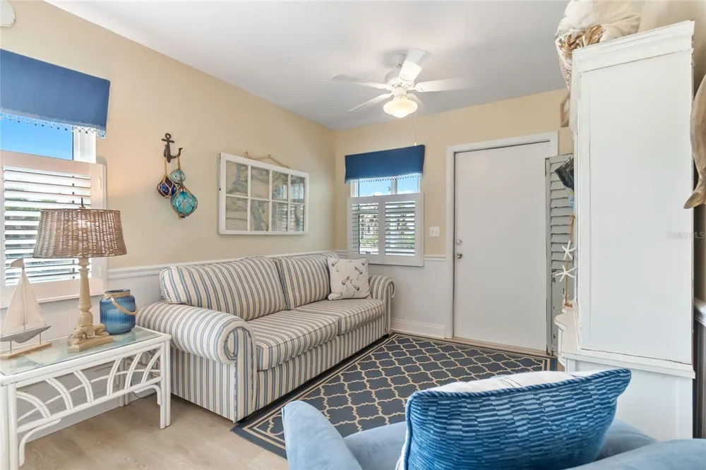 2905 AVENUE C Holmes Beach, FL 34217
