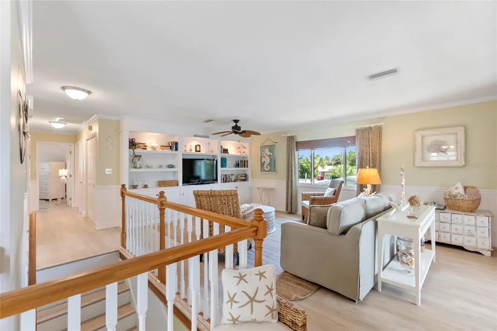 2905 AVENUE C Holmes Beach, FL 34217
