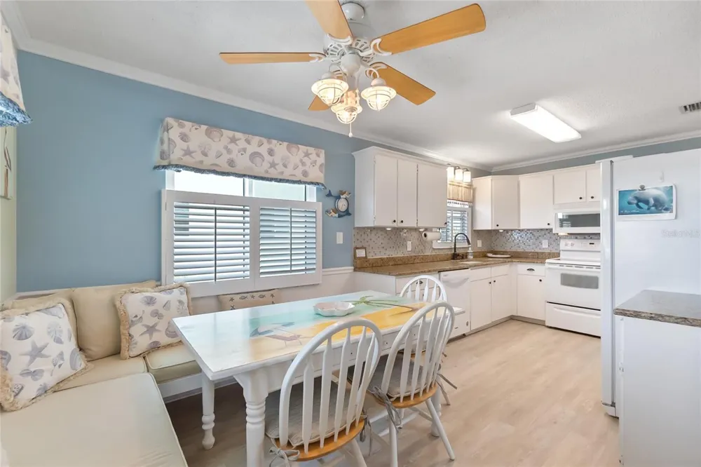 2905 AVENUE C Holmes Beach, FL 34217