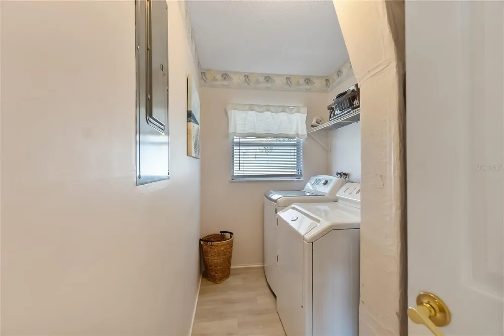 2905 AVENUE C Holmes Beach, FL 34217