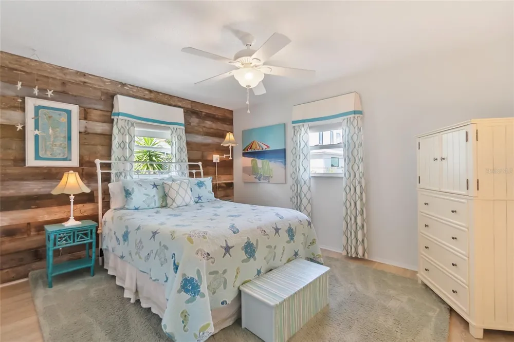 2905 AVENUE C Holmes Beach, FL 34217
