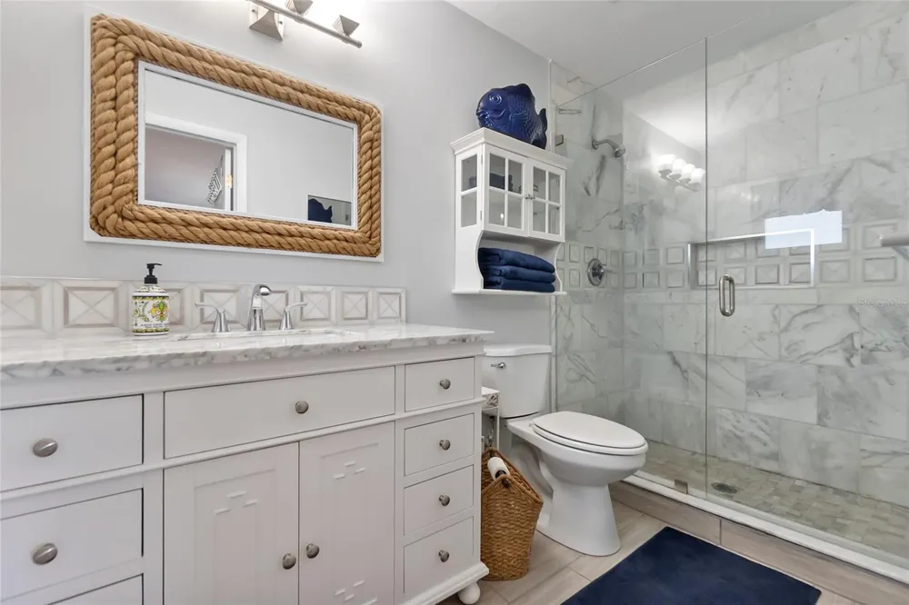 2905 AVENUE C Holmes Beach, FL 34217