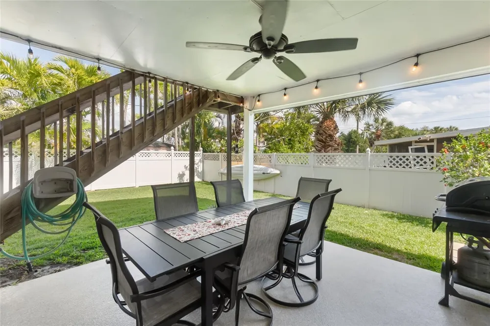 2905 AVENUE C Holmes Beach, FL 34217