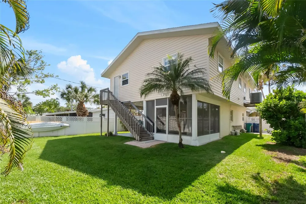 2905 AVENUE C Holmes Beach, FL 34217
