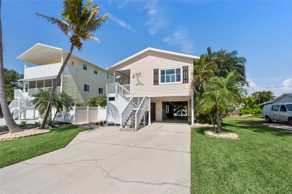 2905 AVENUE C Holmes Beach, FL 34217