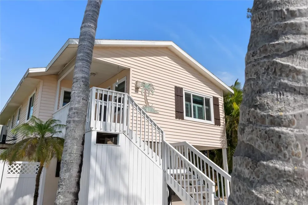 2905 AVENUE C Holmes Beach, FL 34217