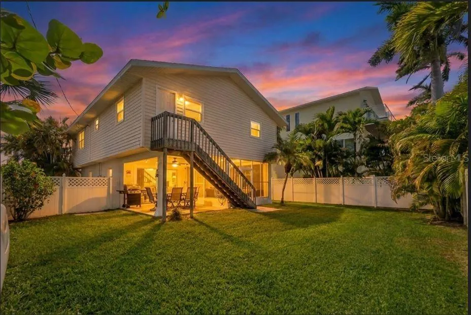 2905 AVENUE C Holmes Beach, FL 34217