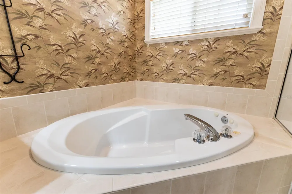 2429 NW 93RD STREET Gainesville, FL 32606