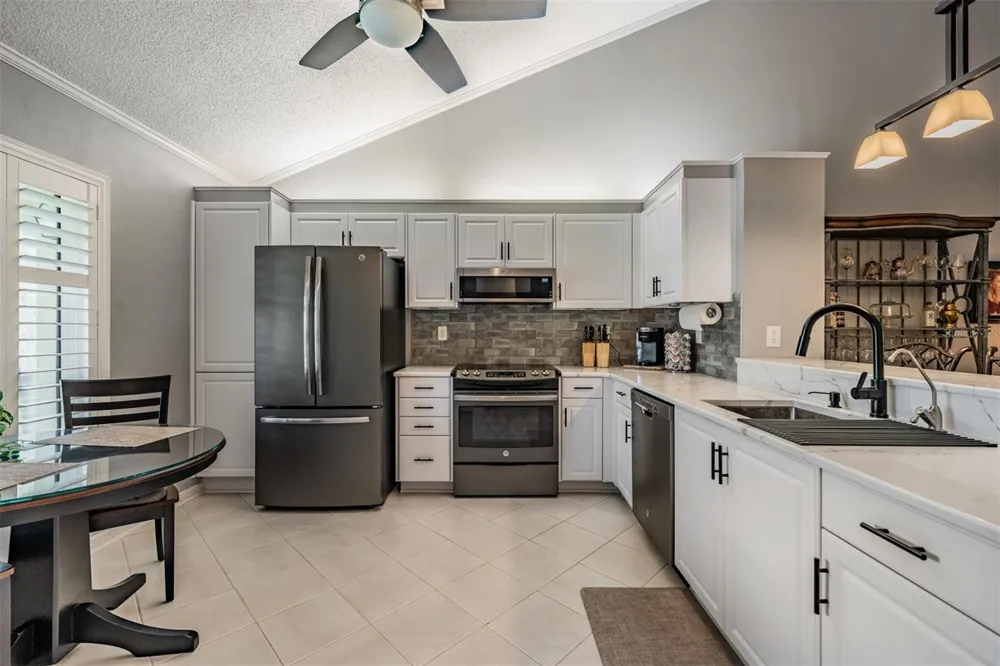 1801 E LAKE ROAD #6J Palm Harbor, FL 34685