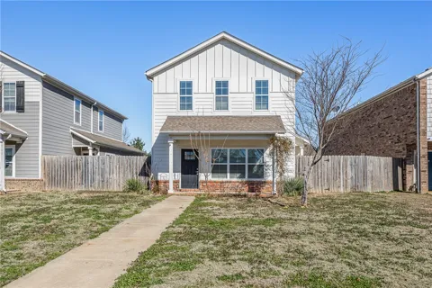 121 Carrington Avenue #A