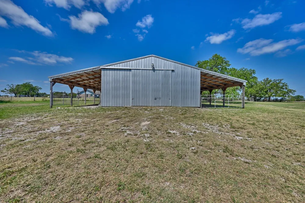 350 Owl Creek Road Giddings, TX 78942