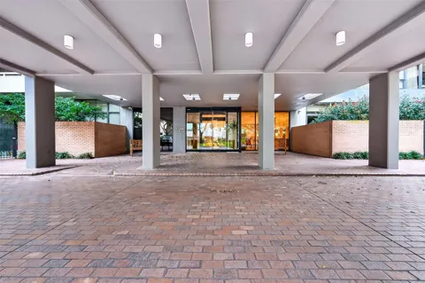 15 Greenway Plaza #2A