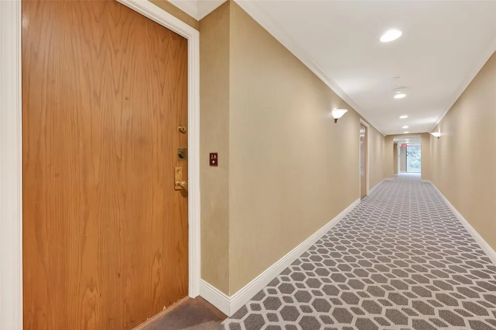 15 Greenway Plaza #2A Houston, TX 77046