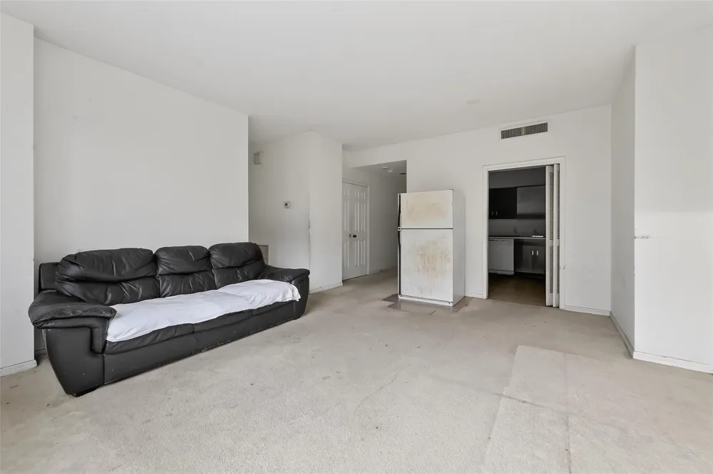 15 Greenway Plaza #2A Houston, TX 77046
