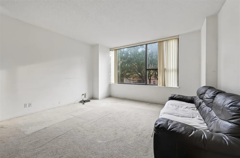 15 Greenway Plaza #2A Houston, TX 77046