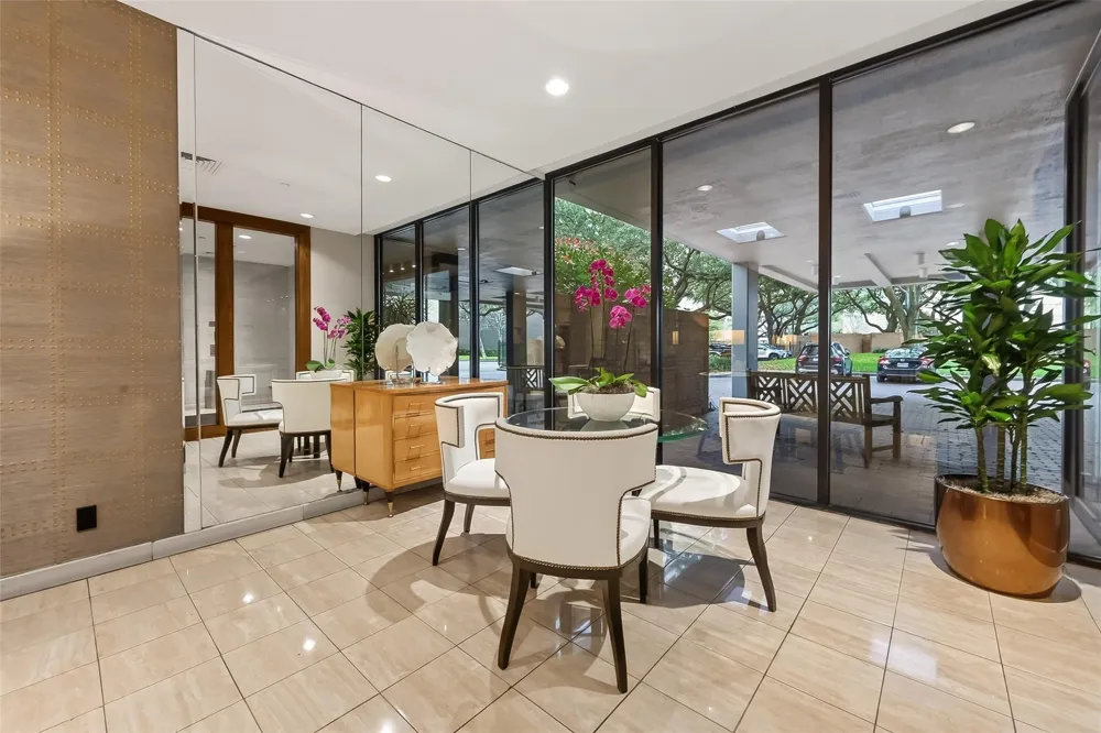 15 Greenway Plaza #2A Houston, TX 77046