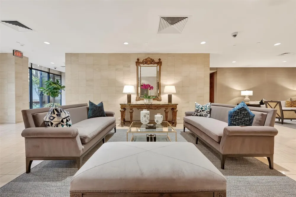 15 Greenway Plaza #2A Houston, TX 77046